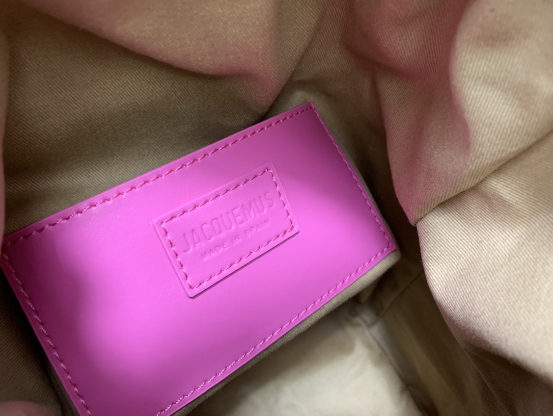 Jacquemus pink Leather Le Seau Carre Bucket Ba