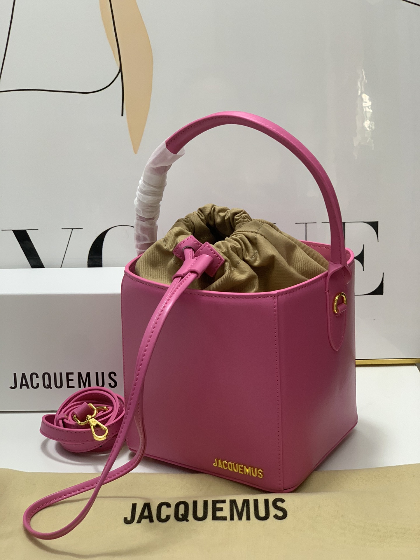 Jacquemus pink Leather Le Seau Carre Bucket Ba