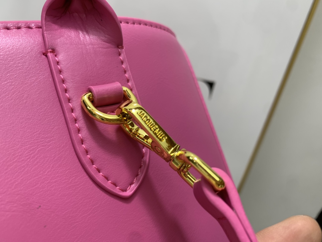 Jacquemus pink Leather Le Seau Carre Bucket Ba