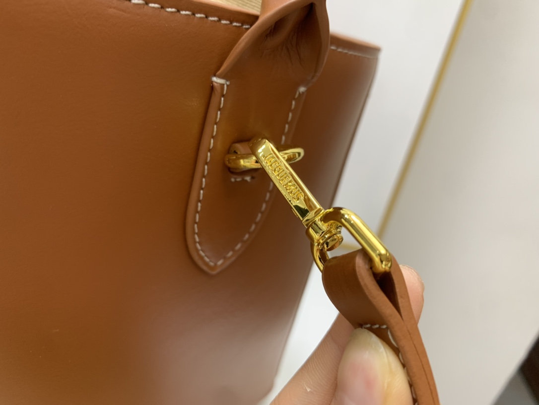 Jacquemus Brown Leather Le Seau Carre Bucket Ba