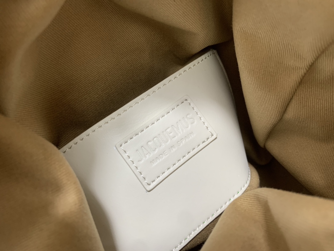 Jacquemus grey Leather Le Seau Carre Bucket Ba