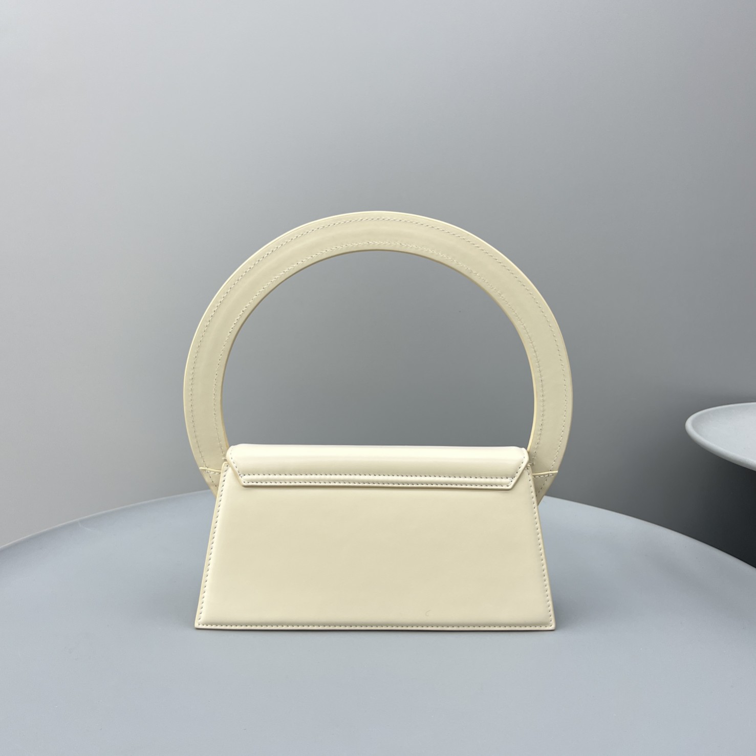 JACQUEMUS Smooth Calfskin Le Sac Rond White