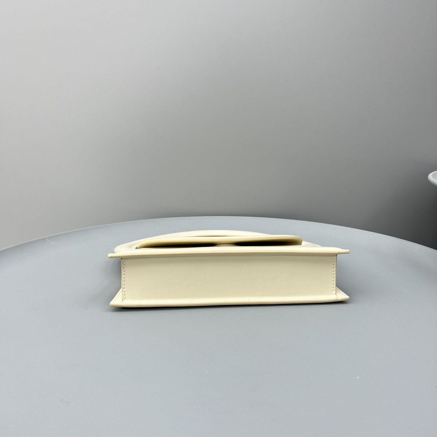 JACQUEMUS Smooth Calfskin Le Sac Rond White
