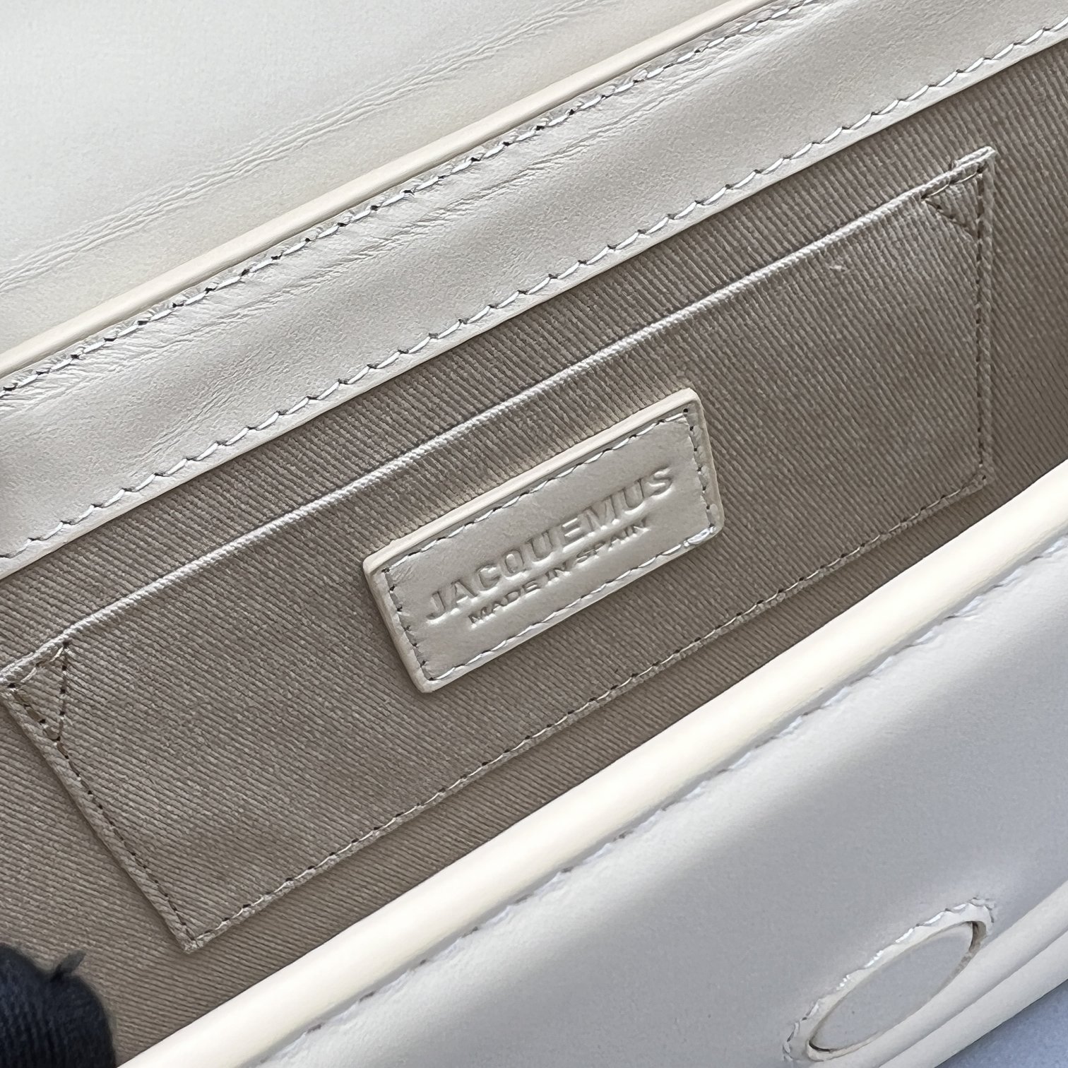 JACQUEMUS Smooth Calfskin Le Sac Rond White