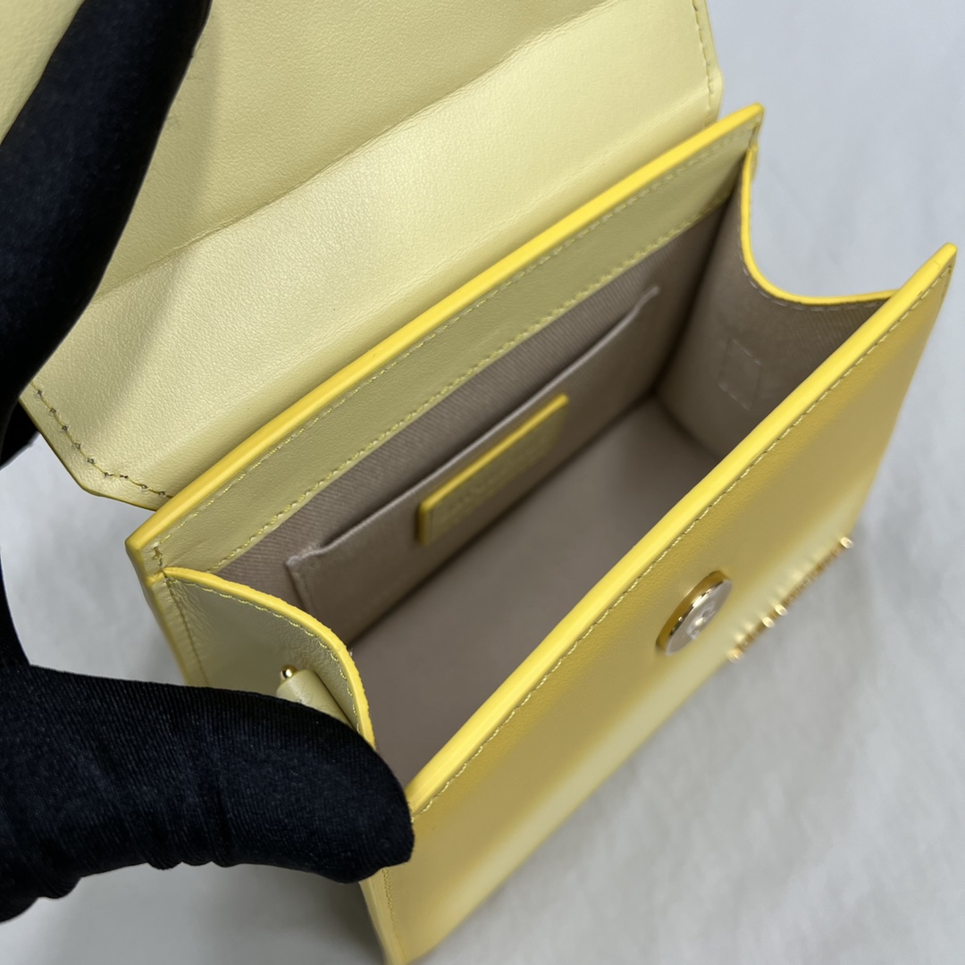 Jacquemus Le Chiquito Noeud Yellow in Leather with Gold-