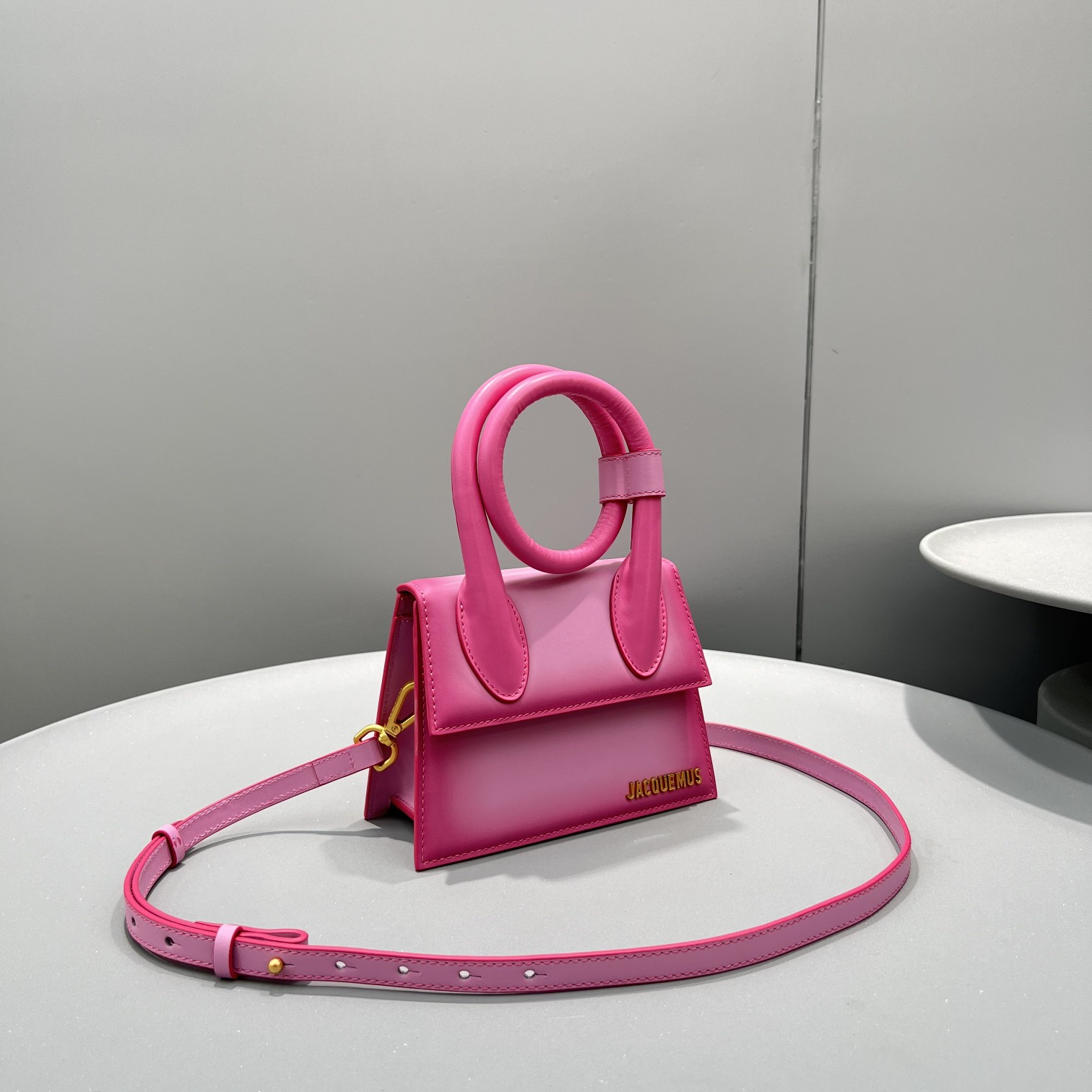 Jacquemus Le Chiquito Noeud Neon lightPink –