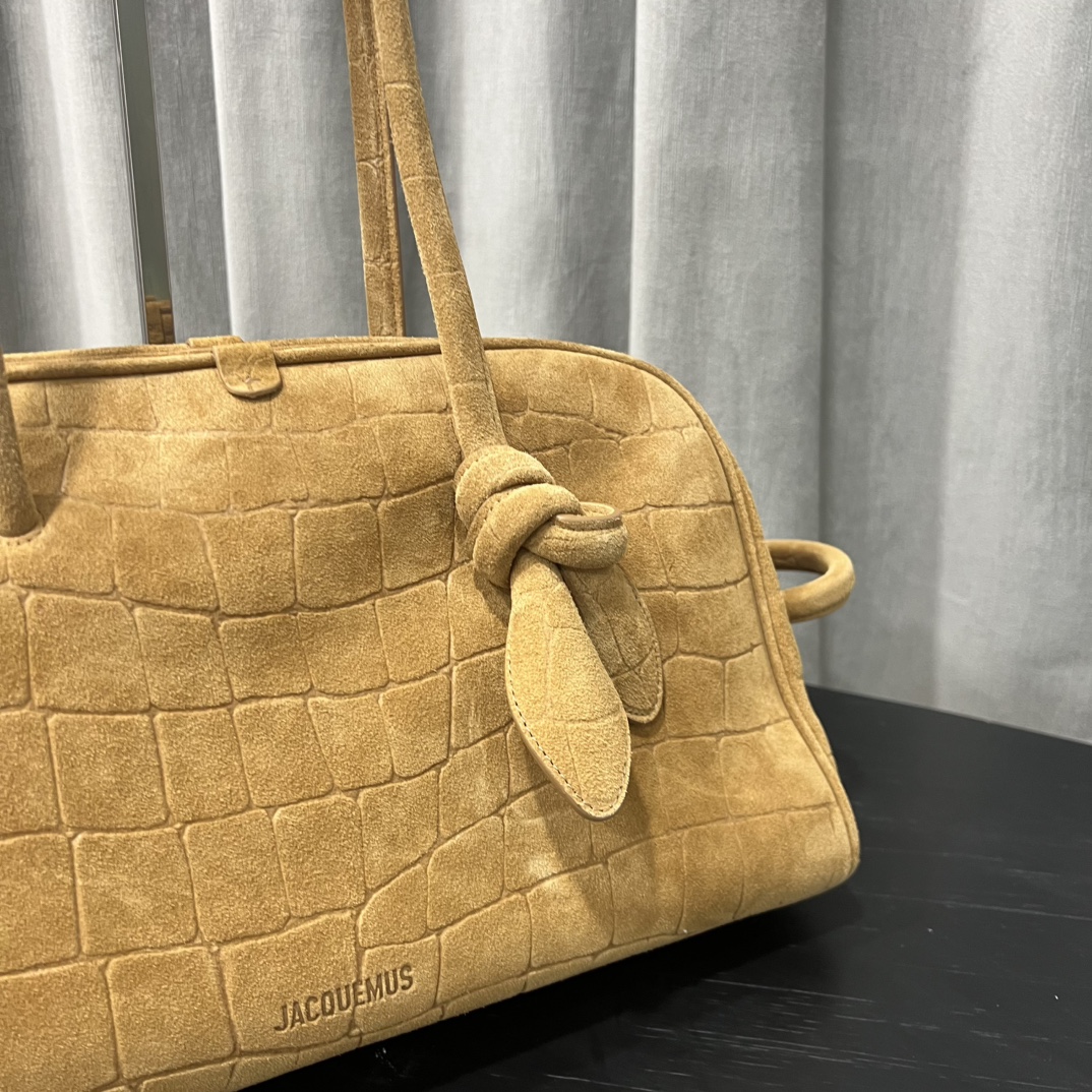 Le Turismo Medium suede shoulder bag in brown