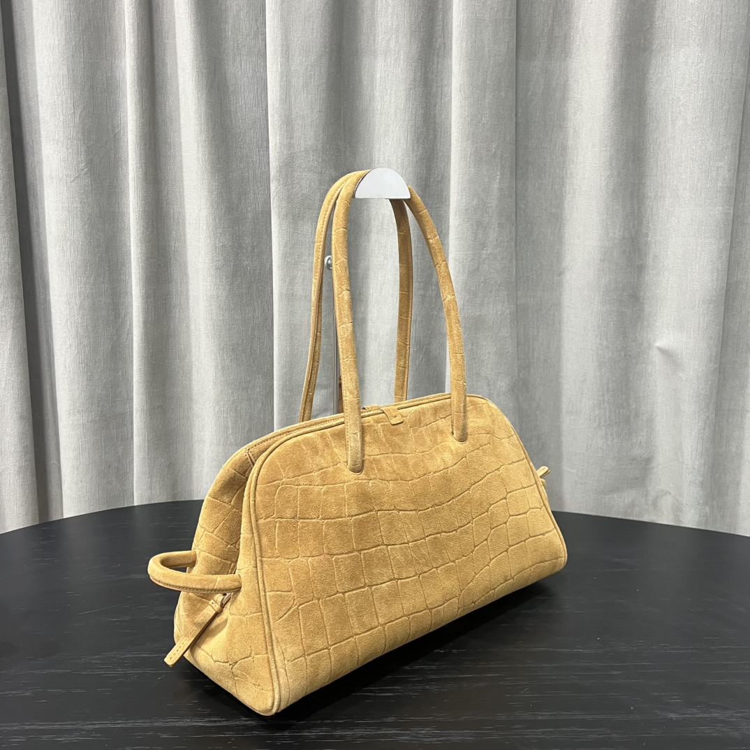 Le Turismo Medium suede shoulder bag in brown