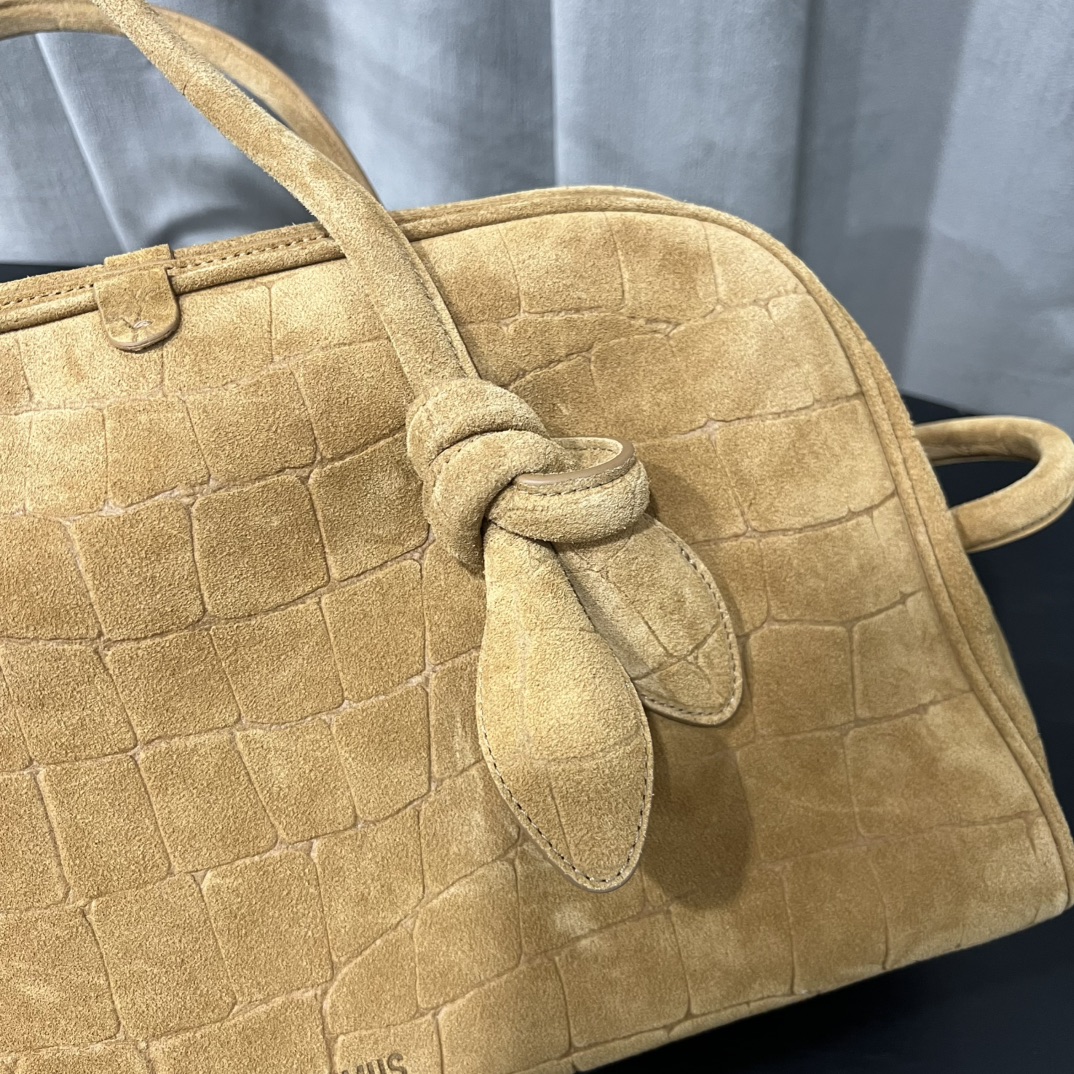 Le Turismo Medium suede shoulder bag in brown