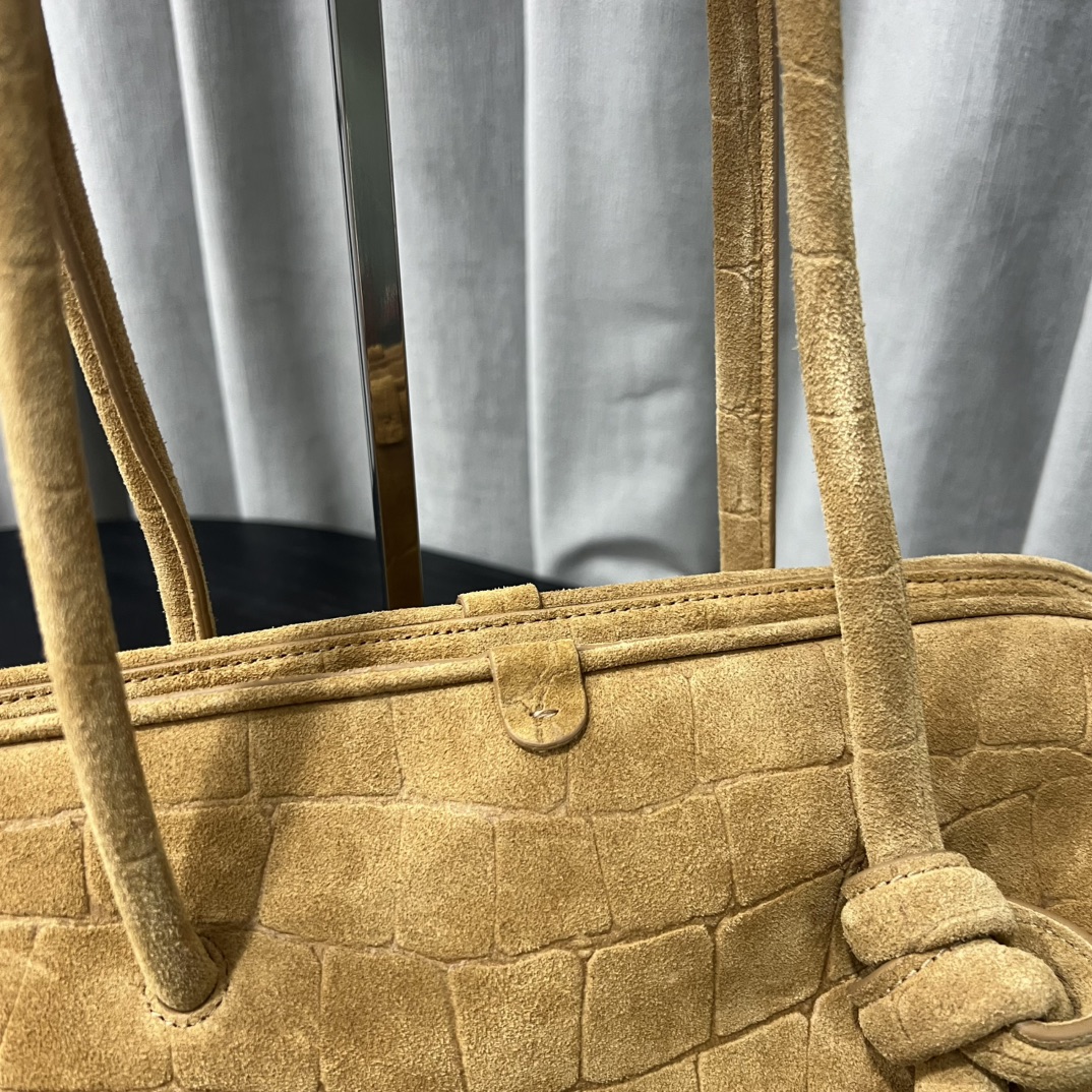 Le Turismo Medium suede shoulder bag in brown