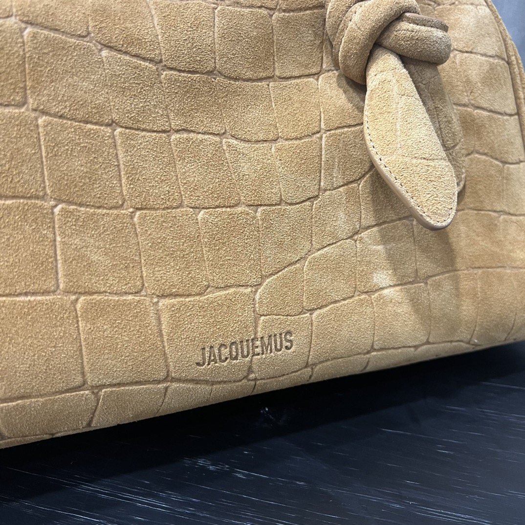 Le Turismo Medium suede shoulder bag in brown
