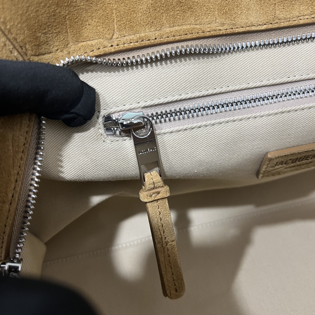 Jacquemus Jacquemus Le Turismo Logo Detailed Should BAG IN BROWN