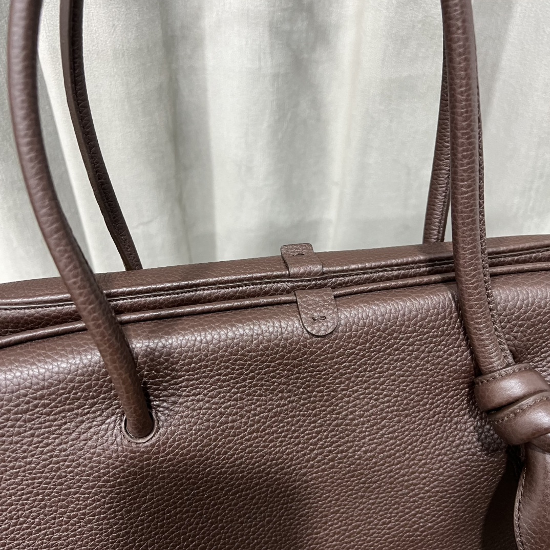 Jacquemus Le Grand Turismo Duffle Bag | Brown |