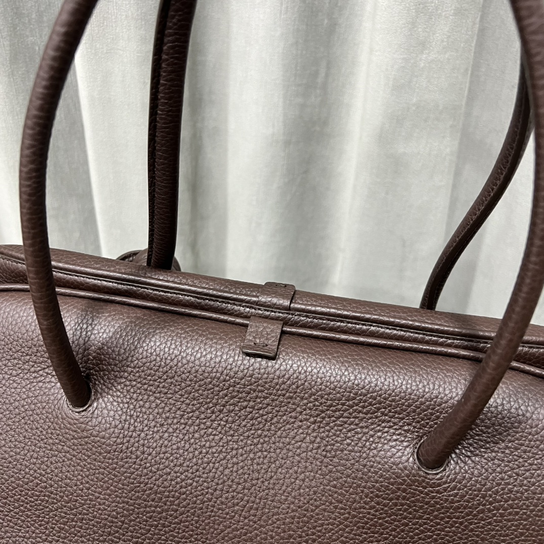 Jacquemus Le Grand Turismo Duffle Bag | Brown |