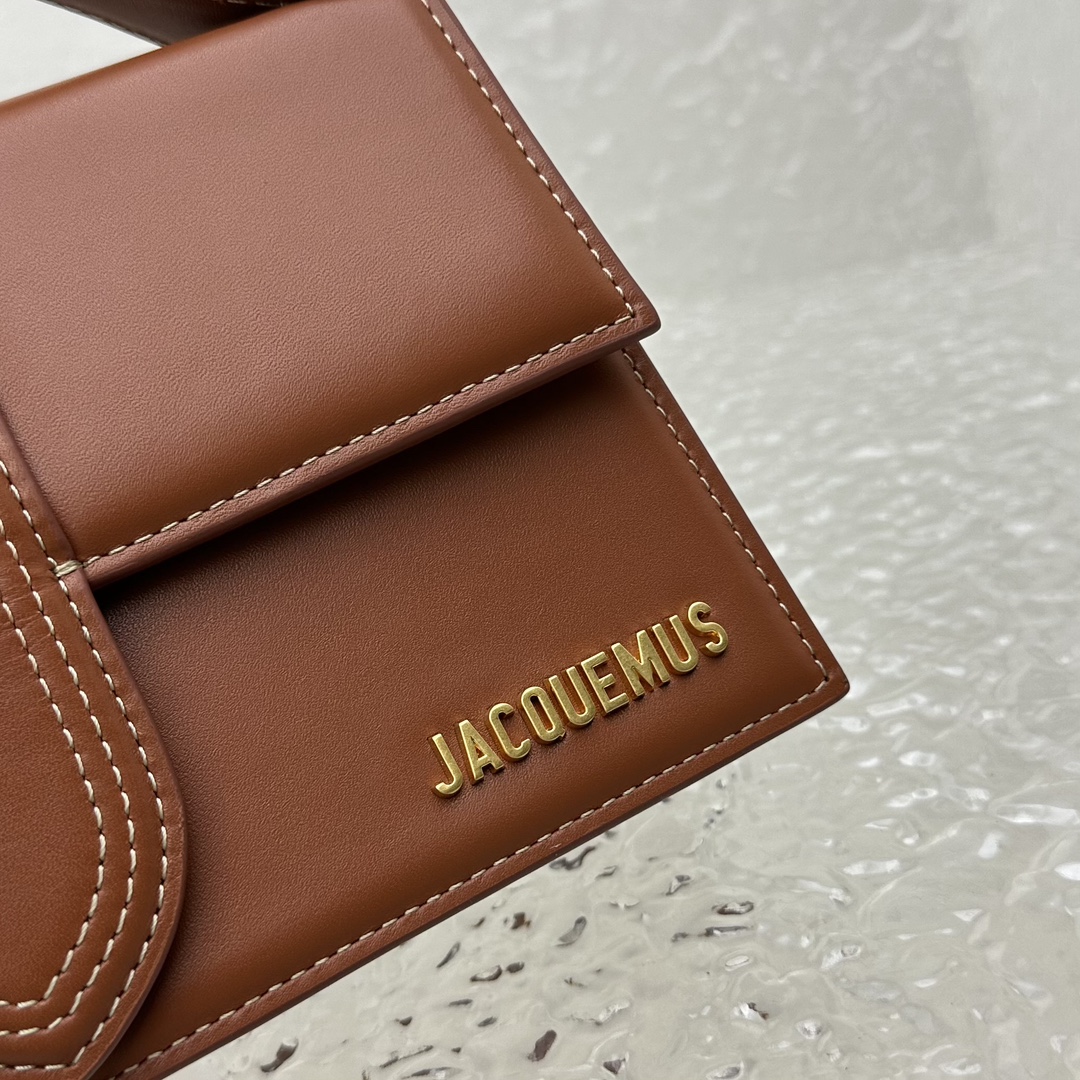 Jacquemus Le Bambino Mini Leather Bag In Brown |