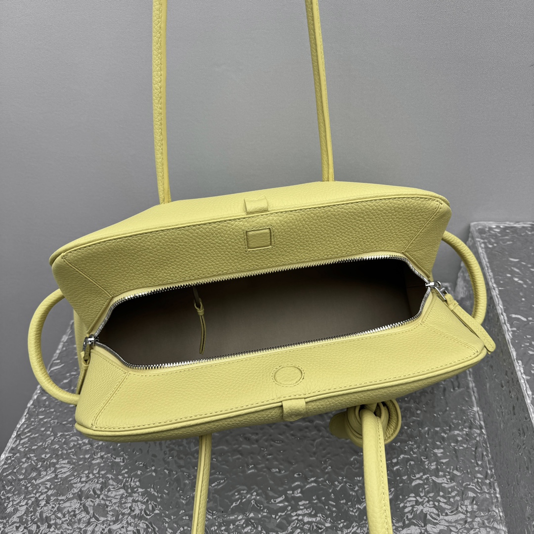 Jacquemus Le Turismo Shoulder Bag | Yellow |