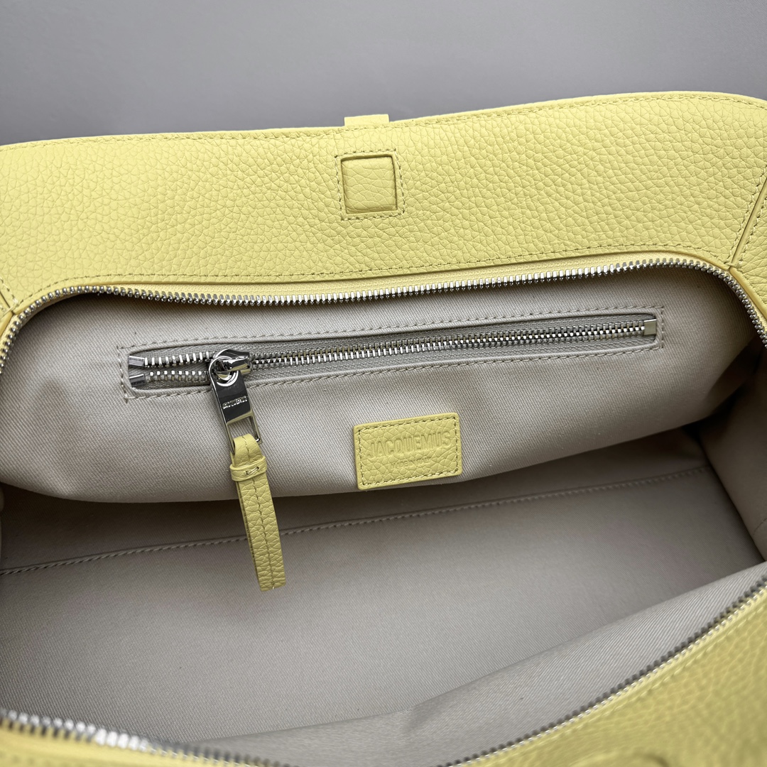 Jacquemus Le Turismo Shoulder Bag | Yellow |