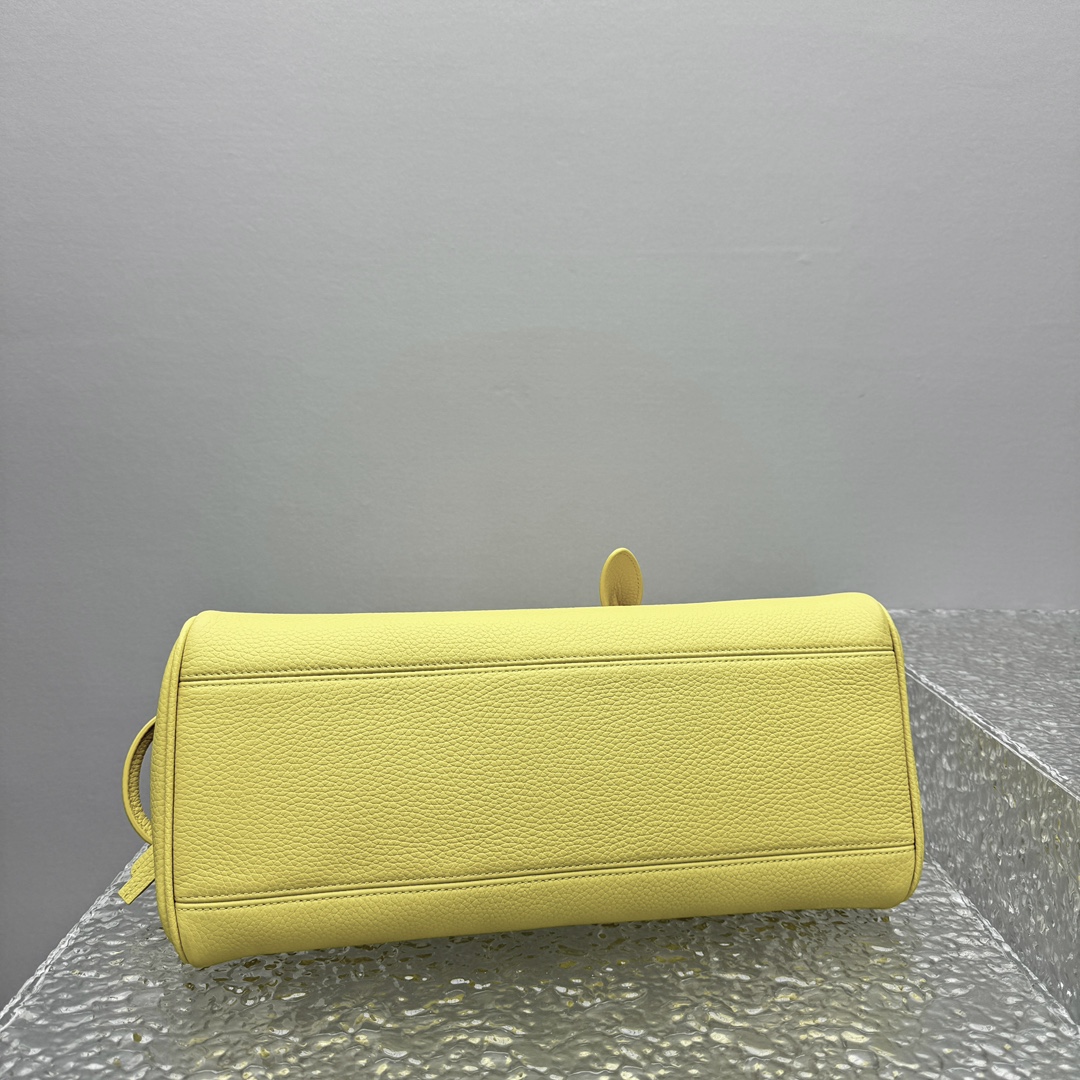 Jacquemus Le Turismo Shoulder Bag | Yellow |