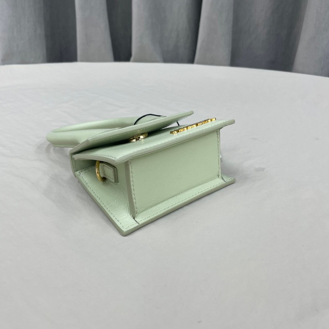 Jacquemus Bolsa Le Chiquito em couro verde ref.597543