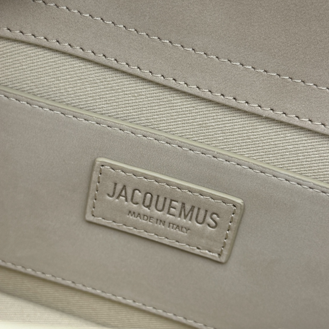 JACQUEMUS LE GRAND BAMBINO SUEDE DARK BEIGE