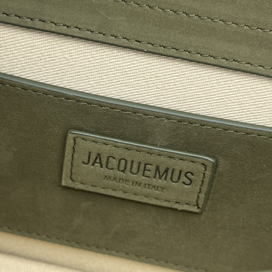 Jacquemusfrostbag in olive green | eBay