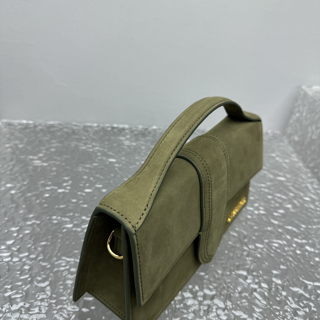 Jacquemusfrostbag in olive green | eBay