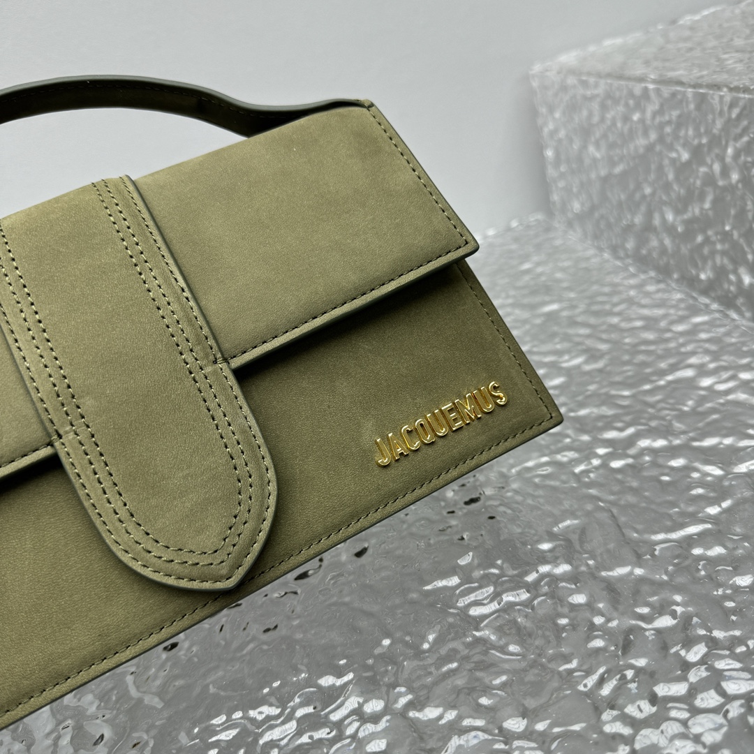 Jacquemusfrostbag in olive green | eBay