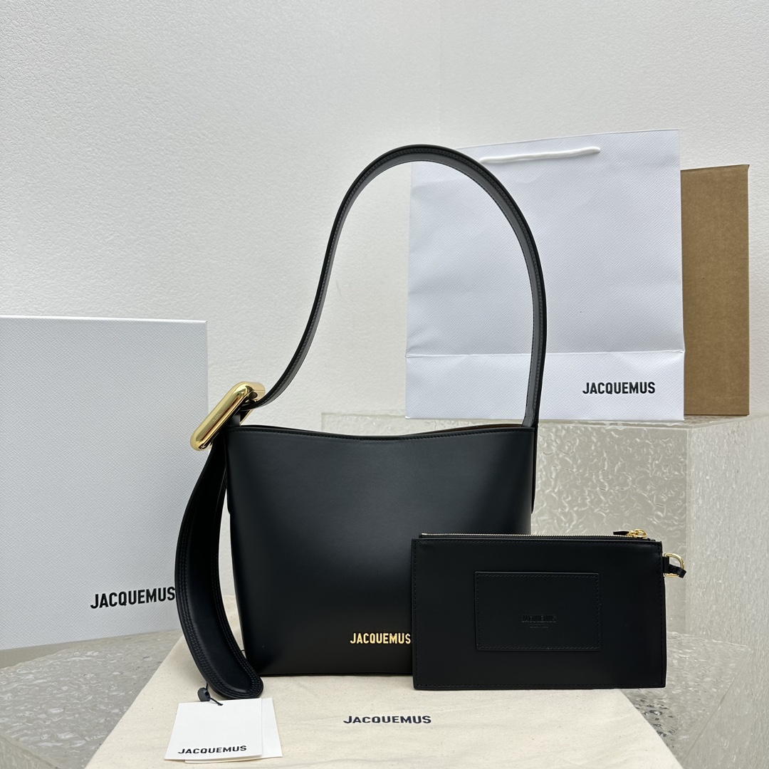 Jacquemus Le Chouchou Le Petit Regalo Leather Shoulder Bag black