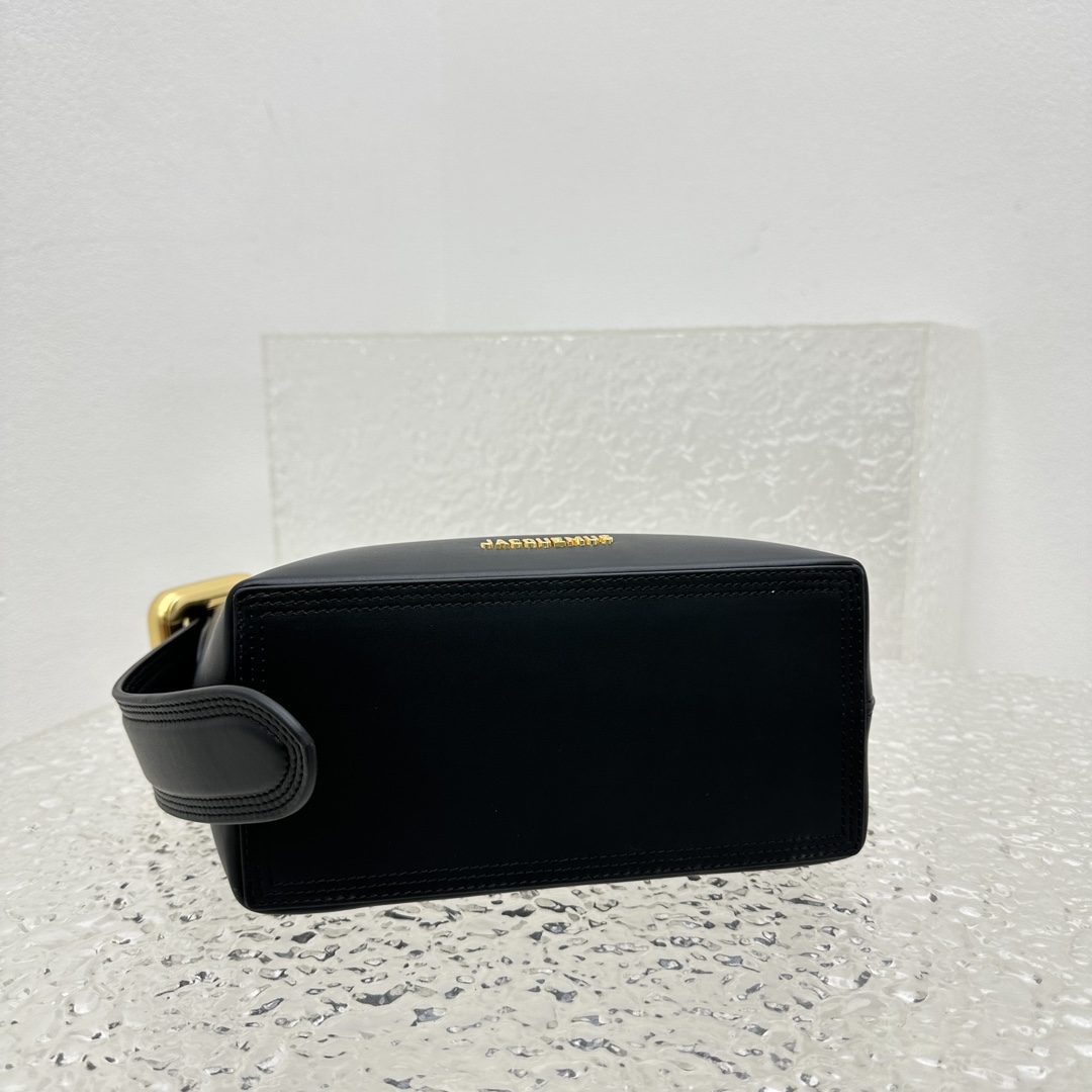 Jacquemus Le Chouchou Le Petit Regalo Leather Shoulder Bag black