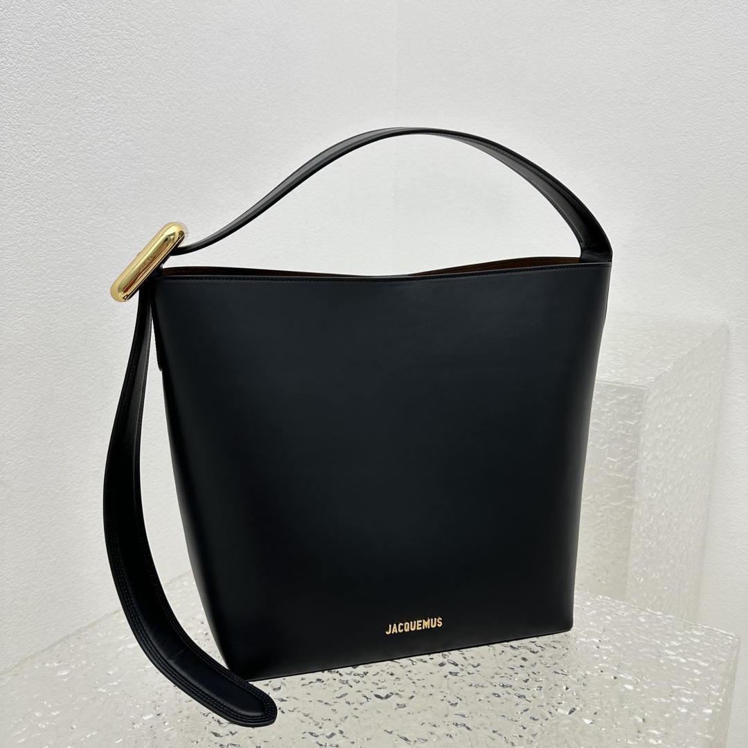 Jacquemus Le Regalo Leather Bucket Bag | Black |  Jacquemus 00379