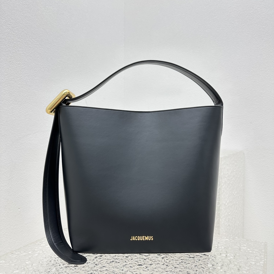 Jacquemus Le Regalo Leather Bucket Bag | Black |  Jacquemus 00379