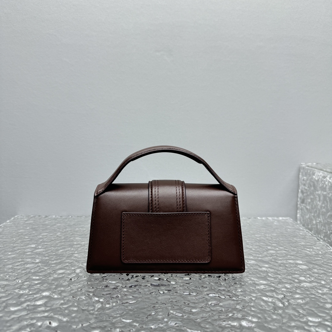 Jacquemus Smooth Leather 'Le Grand Bambino' Bag In BROWN