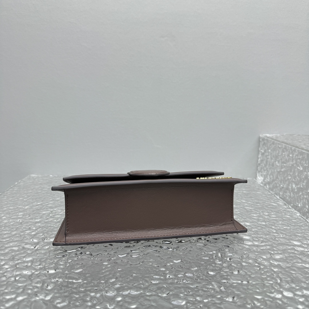 JACQUEMUS LE GRAND BAMBINO SUEDE BROWN