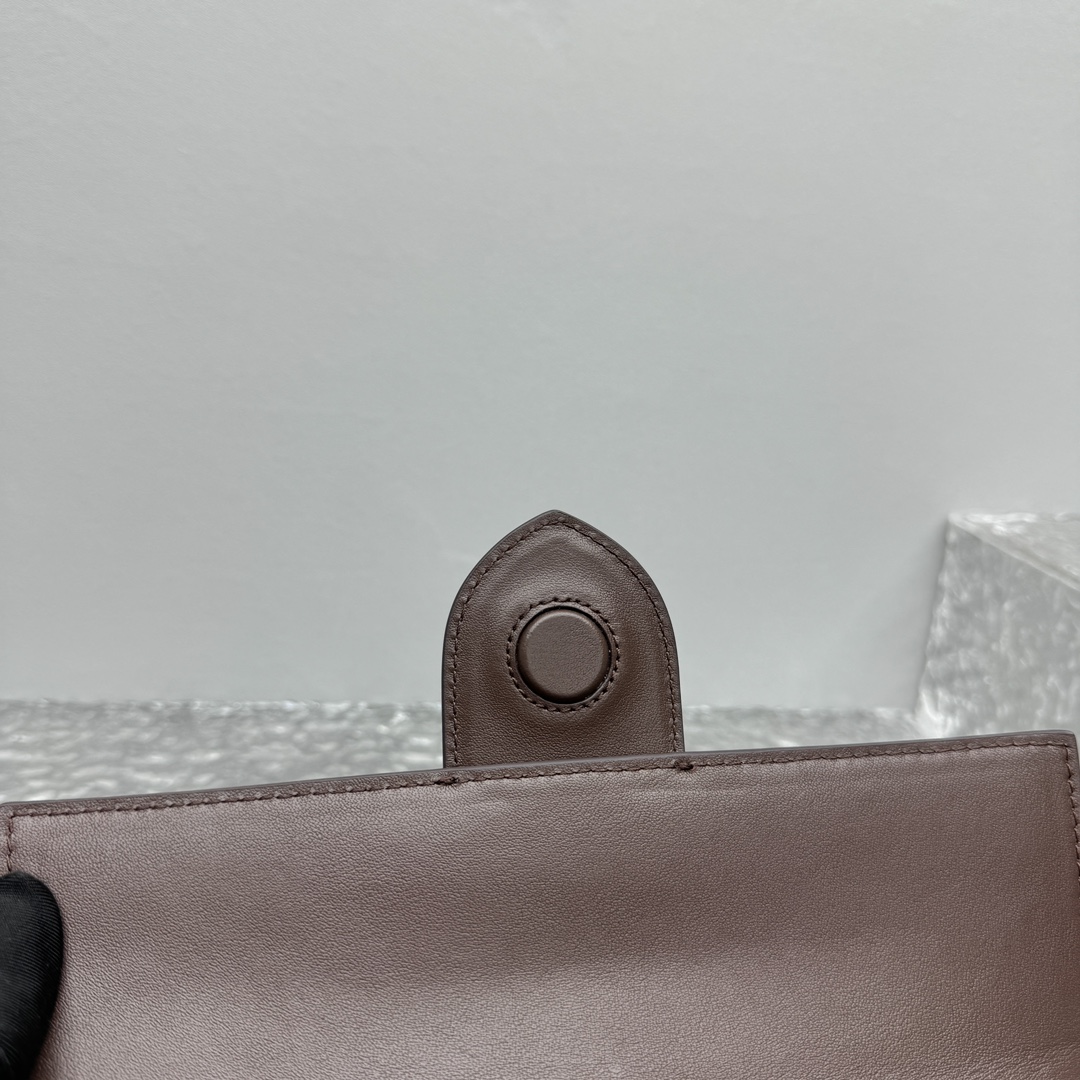 JACQUEMUS LE GRAND BAMBINO SUEDE BROWN