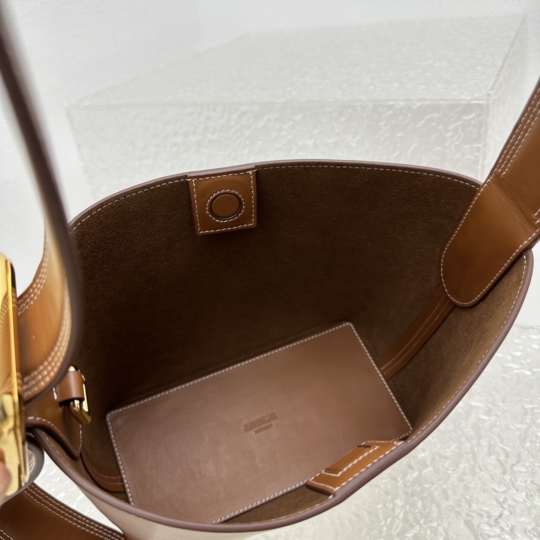Jacquemus Le Petit Regalo Shoulder Bag | Brown |  Jacquemus 00406
