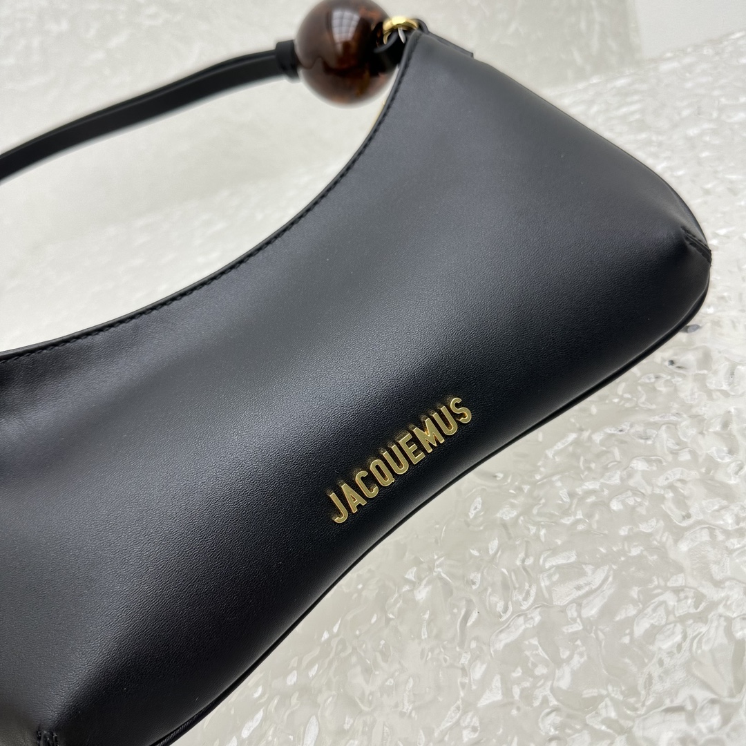 JACQUEMUS Smooth Calfskin Le Bisou Perle Black 1535994 Jacquemus 00468