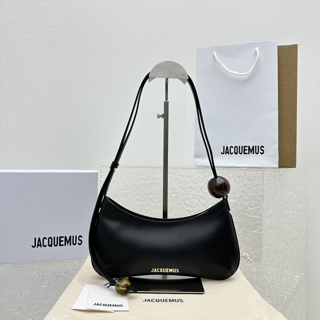 JACQUEMUS Smooth Calfskin Le Bisou Perle Black 1535994 Jacquemus 00468