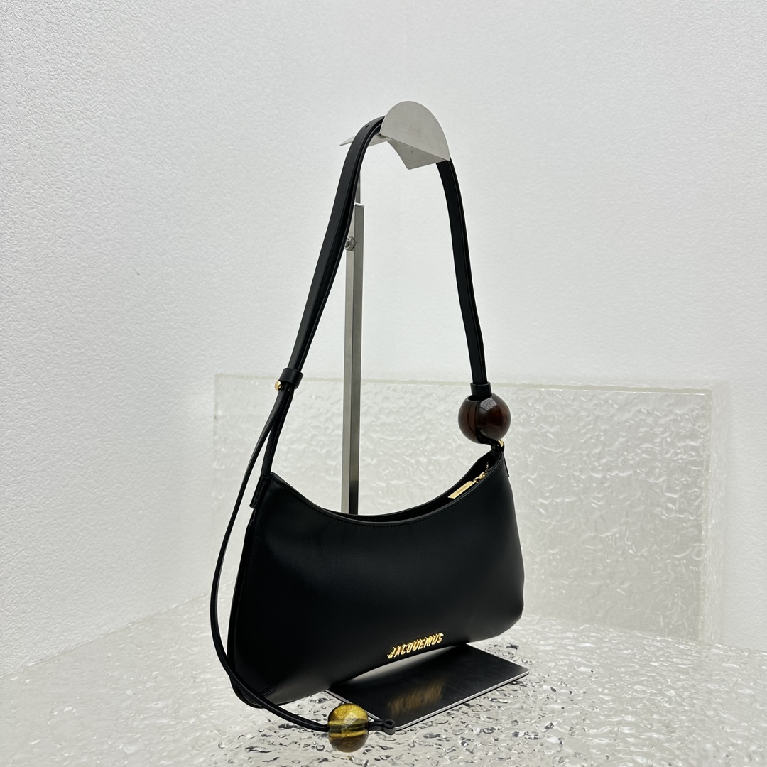 JACQUEMUS Smooth Calfskin Le Bisou Perle Black 1535994 Jacquemus 00468