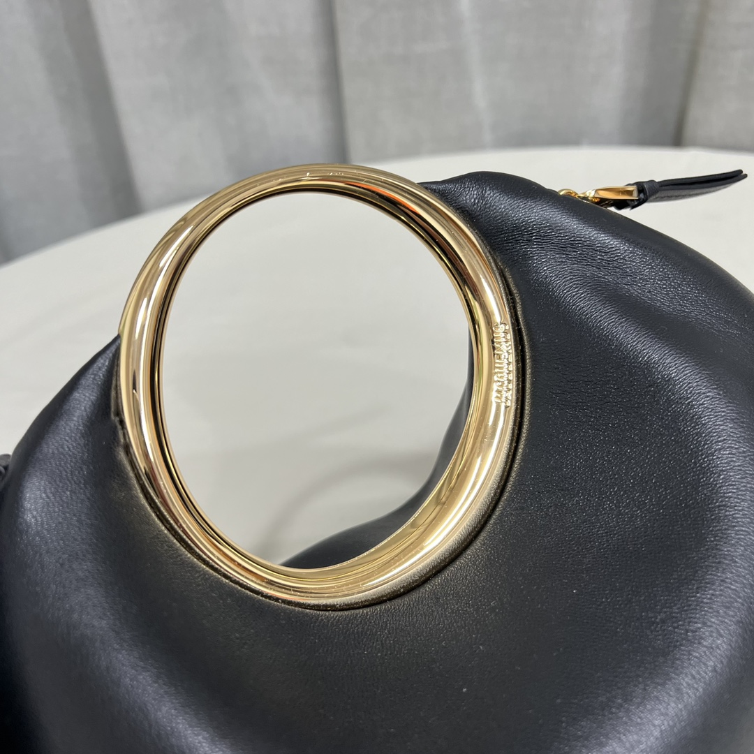 Jacquemus The Calino circular-handle Clutch Bag | Black