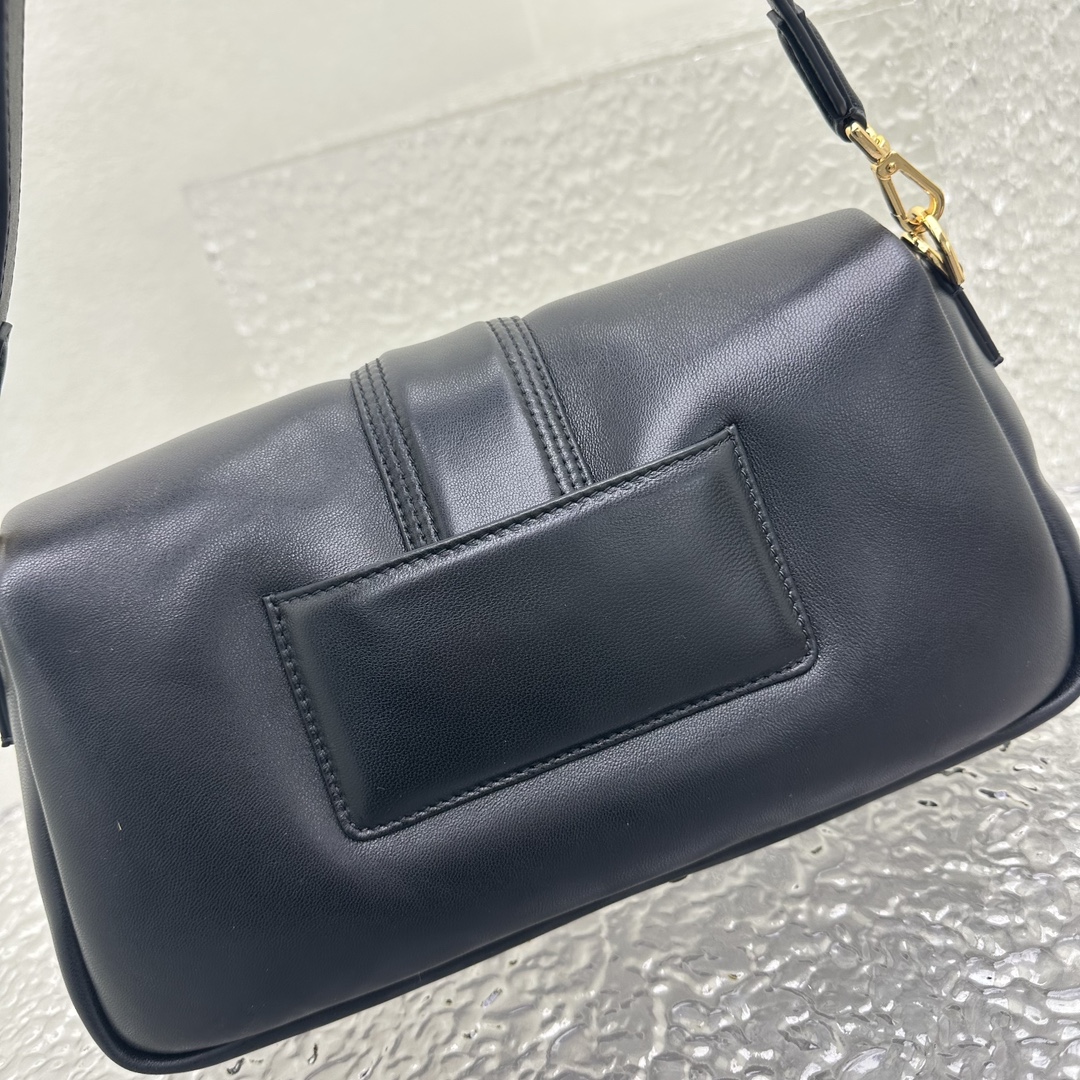 JACQUEMUS Padded Lambskin Le Bambimou Black 1668886 |