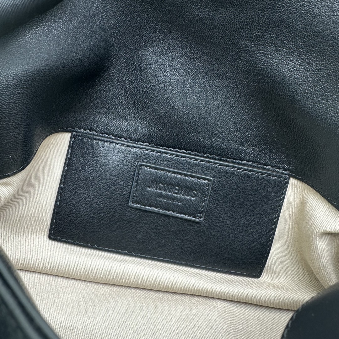 JACQUEMUS Padded Lambskin Le Bambimou Black 1668886 |