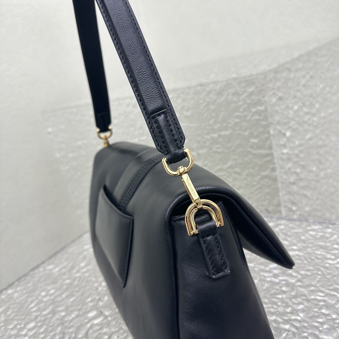 JACQUEMUS Padded Lambskin Le Bambimou Black 1668886 |