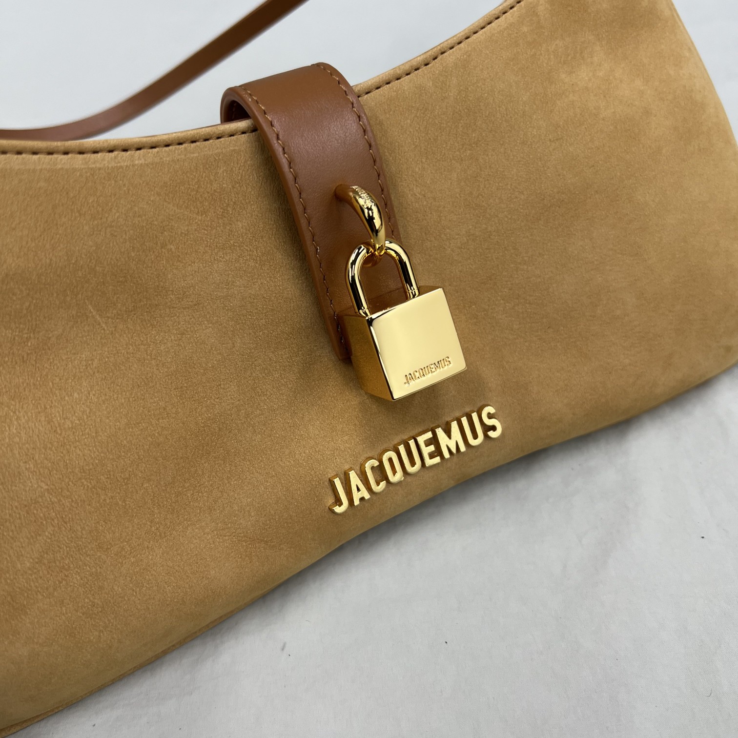 JACQUEMUS Le Bisou Cadenas Bag in Dark Yellow | Jacquemus 00589