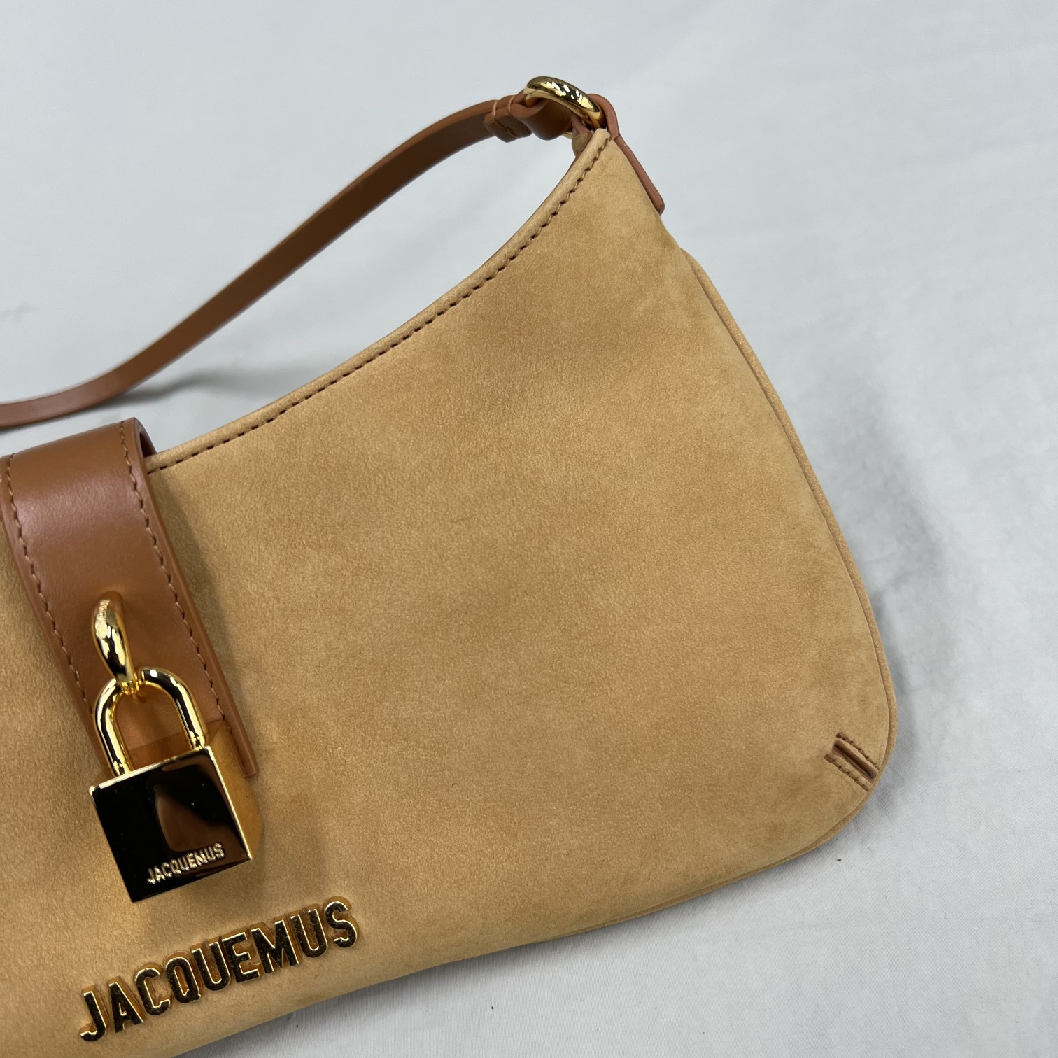 JACQUEMUS Le Bisou Cadenas Bag in Dark Yellow | Jacquemus 00589