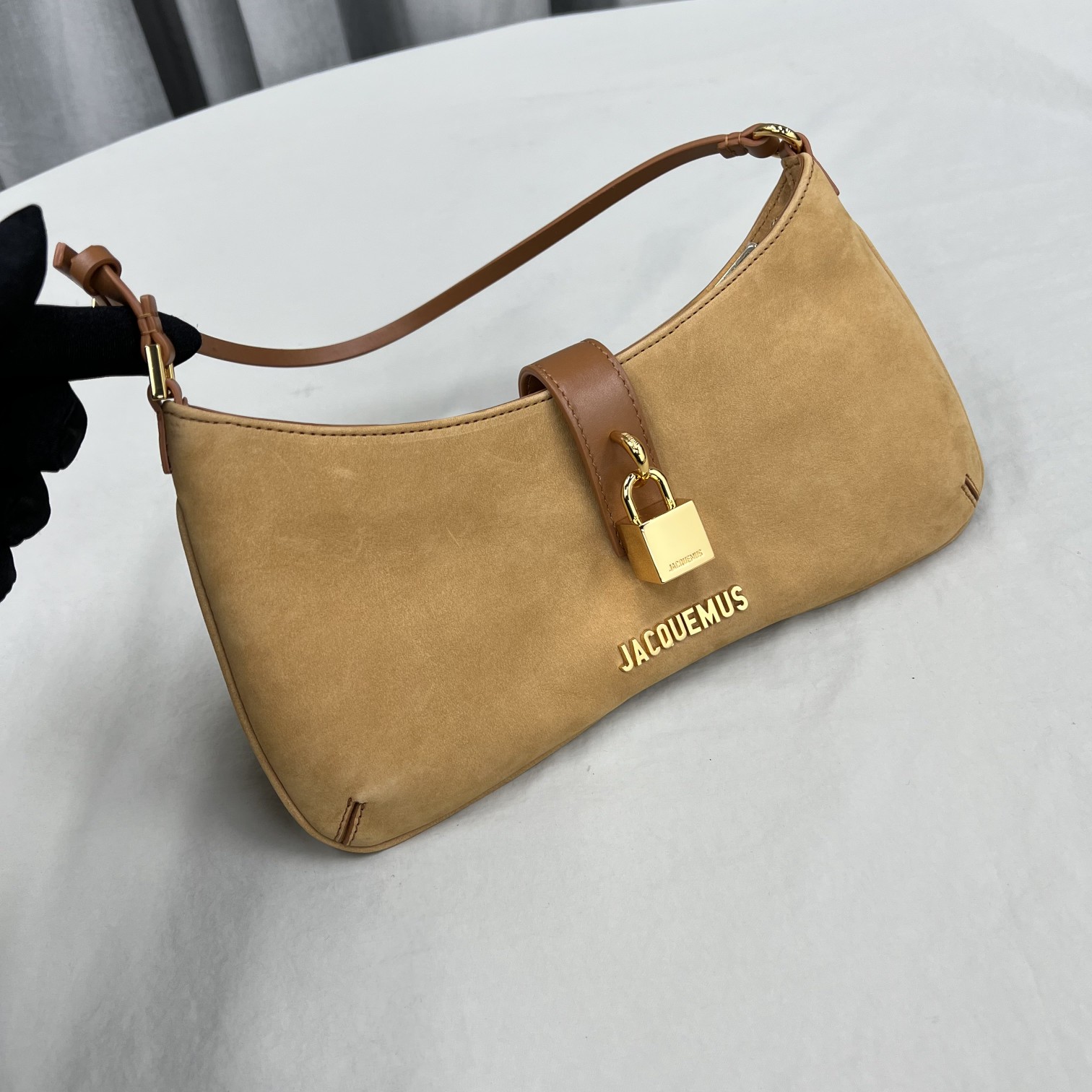 JACQUEMUS Le Bisou Cadenas Bag in Dark Yellow | Jacquemus 00589