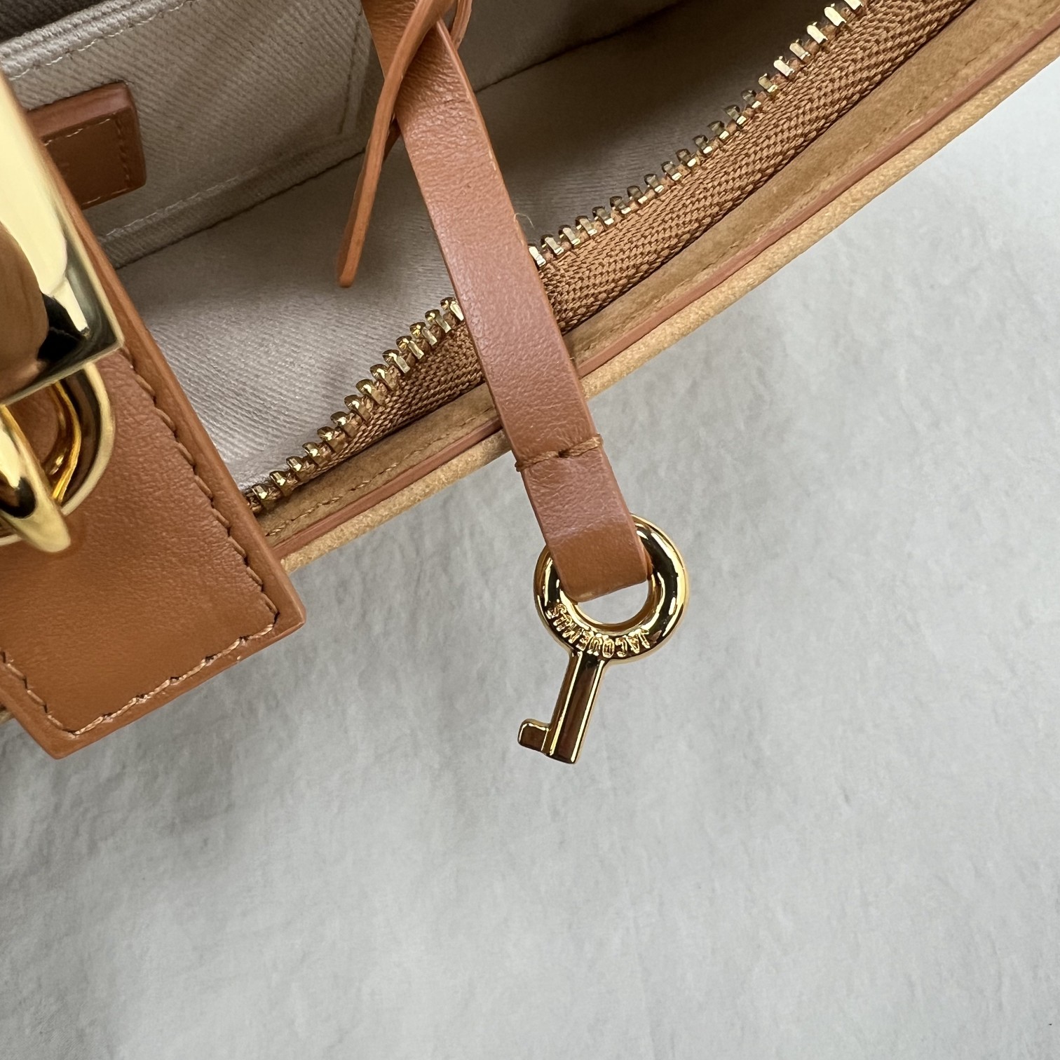 Leather handbag Jacquemus Brown in Leather - 35043607