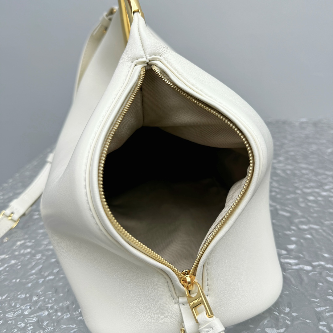 Jacquemus Neutral Medium Le Petit Calino Top Handle Bag Jacquemus 006214