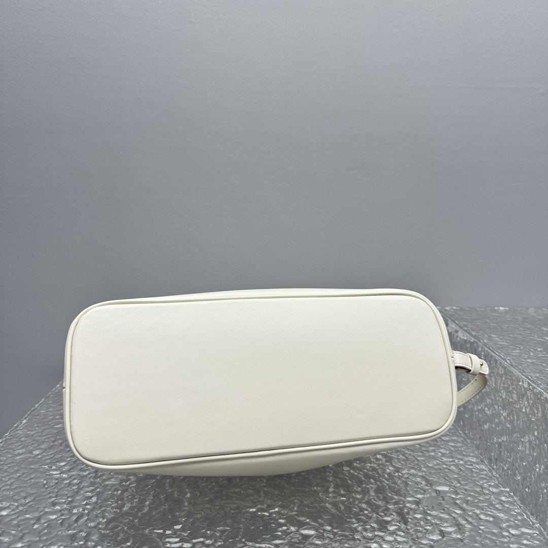 Jacquemus Neutral Medium Le Petit Calino Top Handle Bag Jacquemus 006214