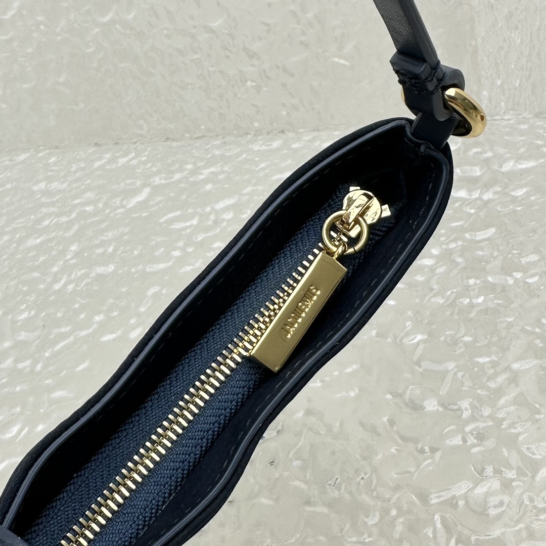 Jacquemus Navy Le Raphia 'Le Bisou Cadenas' Bag Jacquemus