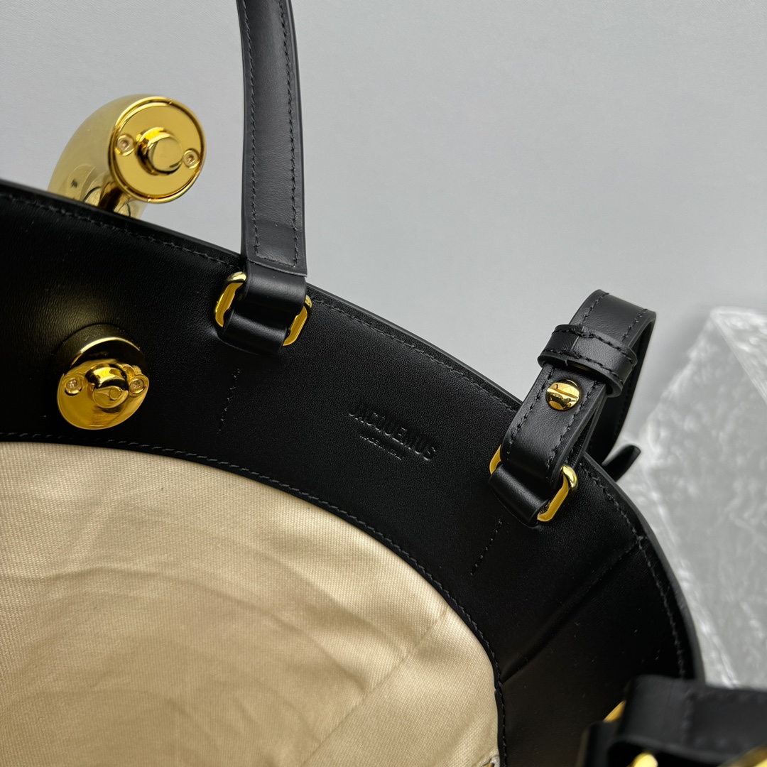 Jacquemus Le Petit Bambola Bucket Bag in Black |